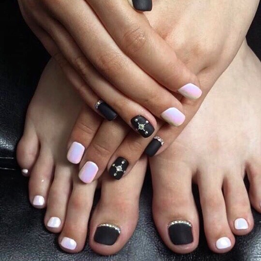 Маникюр из коллекции Nails Flare